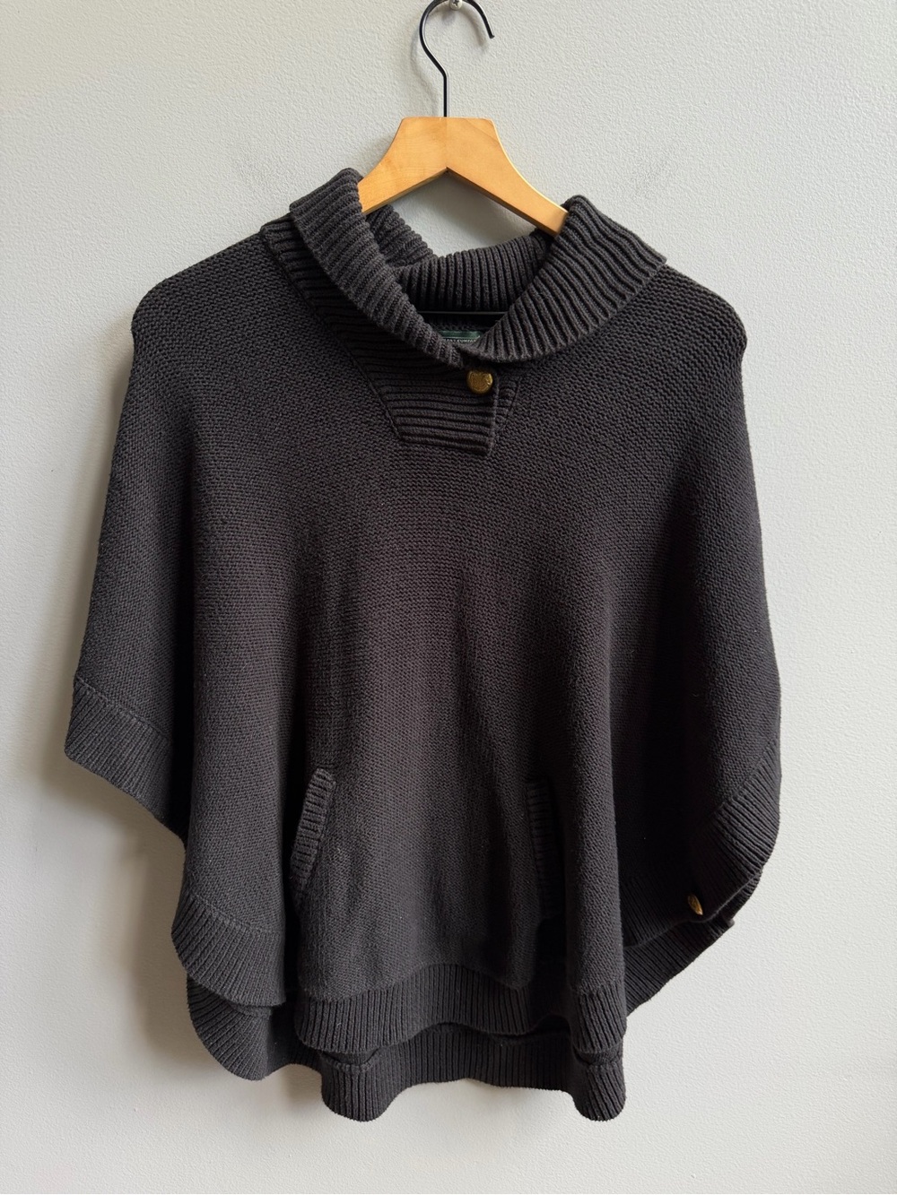 RALPH LAUREN JEANS CO. Black Cape Poncho Sweater Gold Buttons Size Medium